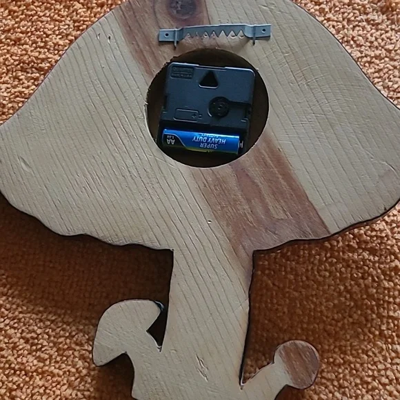 1070's Wooden Mushroom Wall Clock - Picture 4 of 6